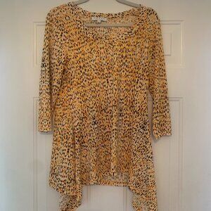 Chaus Medium tunic top with handkerchief hem line colorful and flattering size m